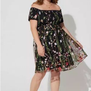 torrid Black Floral Off-Shoulder Embroidered Mini Dress Size 00/M/10